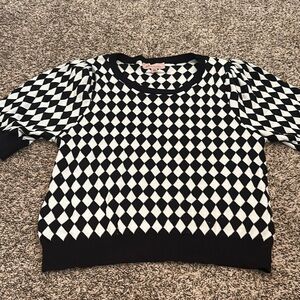 Philosophy Black and White Top - super soft